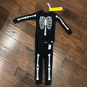 BabyGap Skeleton Print PJ Set size 2 toddler